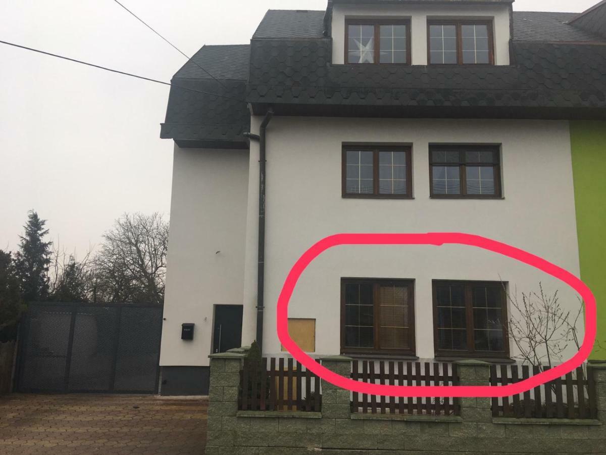 Apartment Dubnica Prejta ดุบนิซา นาด วาฮอม ภายนอก รูปภาพ